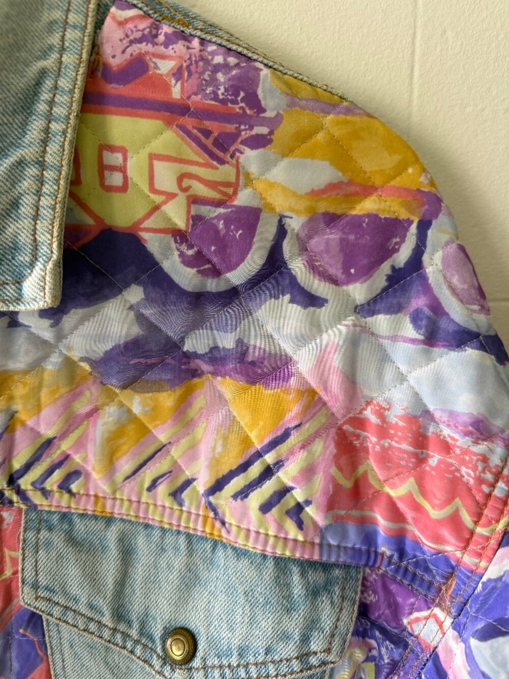 Vintage | 80s Pastel Quilted Light Oversized Denim Jacket | Medium - Picture 2 of 16